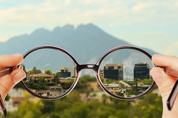 Best Doctors For Myopia Treatment In Delhi